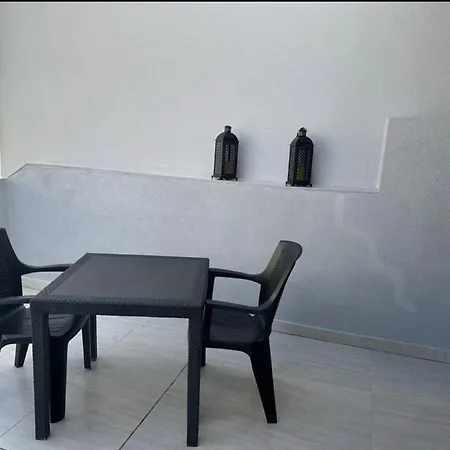 홈스테이 Bedroom In Penthouse 그지라