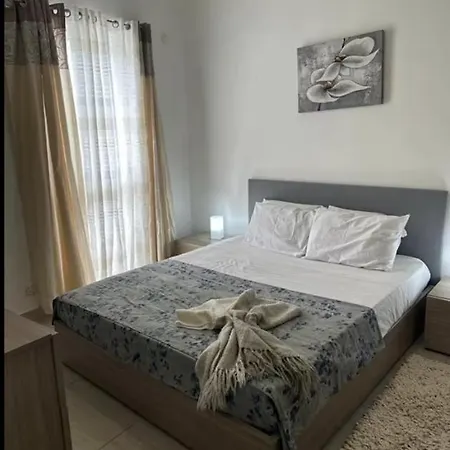 Bedroom In Penthouse 그지라