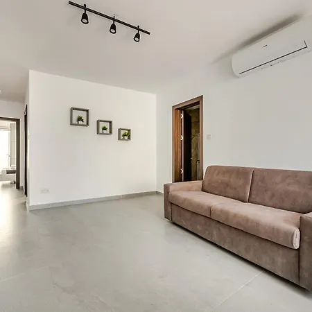 Gzr F51 Bedroom In Penthouse Rum i privatbostad