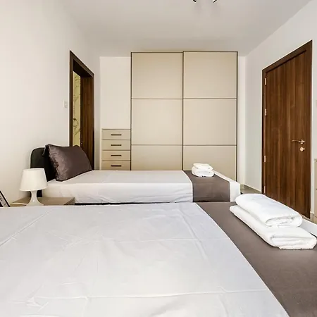 Gzr F51 Bedroom In Penthouse *